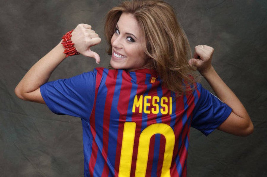 Mát mắt trước bộ ảnh của hoa hậu 'cuồng' Messi 1